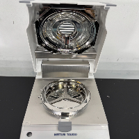 Mettler Toledo HE53 Moisture Analyzer image 3